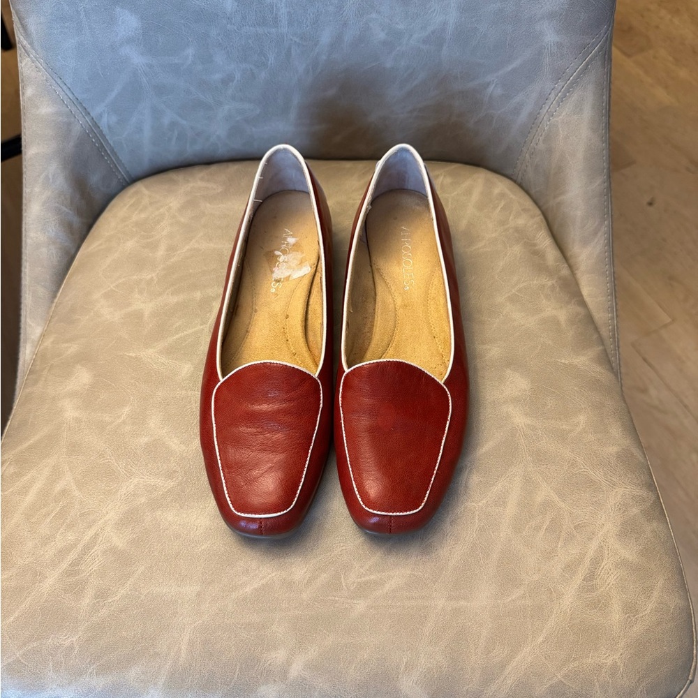 AEROSOLES Women's Red Loafers with White Accent